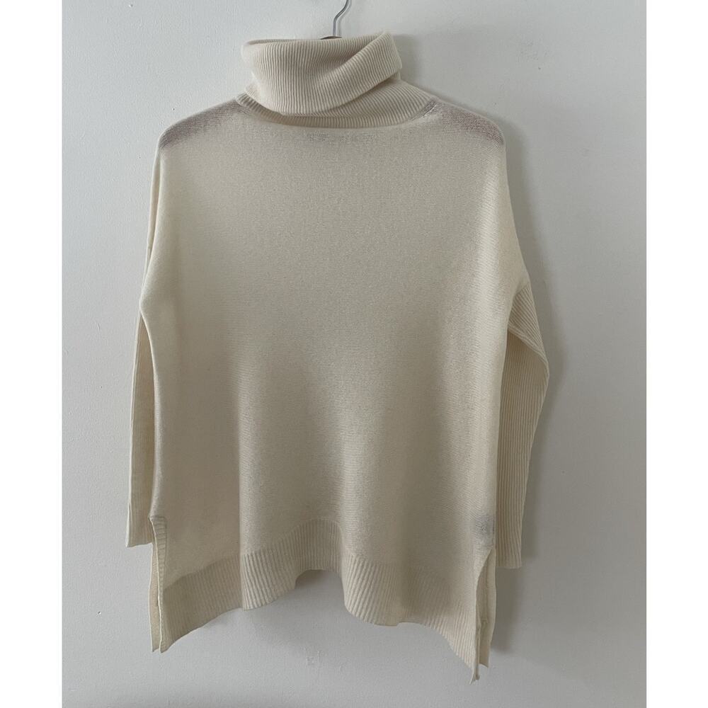 360 Cashmere 100% Ivory Cream Turtleneck Sweater Size XS Oversized